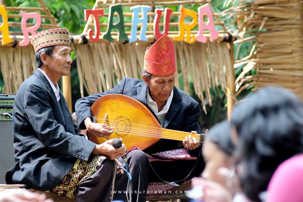 alat musik tradisional beserta penjelasannya dan gambarnya