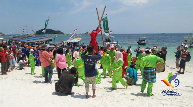 pengertian upacara adat, upacara adat bangka belitung, upacara adat nujuh jerami, upacara adat lampung, pakaian adat bangka belitung, lagu daerah bangka belitung, upacara adat bengkulu, sistem kekerabatan bangka belitung, adat istiadat bangka belitung, makanan khas bangka belitung, rumah adat bangka belitung, ritual adat bangka belitung, tradisi bangka belitung, alat musik bangka belitung, pengertian upacara adat, fungsi upacara adat, kebudayaan bangka belitung, macam macam upacara adat bangka belitung. upacara adat rebo kasan, upacara adat maras tahun, upacara adat mandi belimau, upacara adat sepintu sedulang, upacara adat perang ketupat, upacara adat buang jong