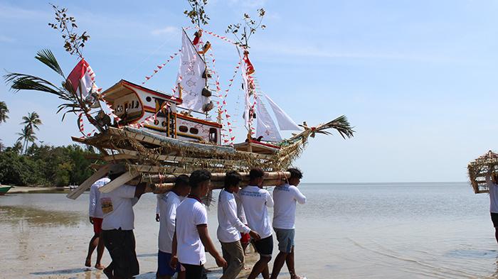 upacara adat bangka belitung, upacara adat nujuh jerami, upacara adat lampung, pakaian adat bangka belitung, lagu daerah bangka belitung, upacara adat bengkulu, sistem kekerabatan bangka belitung, adat istiadat bangka belitung, makanan khas bangka belitung, rumah adat bangka belitung, ritual adat bangka belitung, tradisi bangka belitung, alat musik bangka belitung, pengertian upacara adat, fungsi upacara adat, kebudayaan bangka belitung, macam macam upacara adat bangka belitung. upacara adat rebo kasan, upacara adat maras tahun, upacara adat mandi belimau, upacara adat sepintu sedulang, upacara adat perang ketupat, upacara adat buang jong