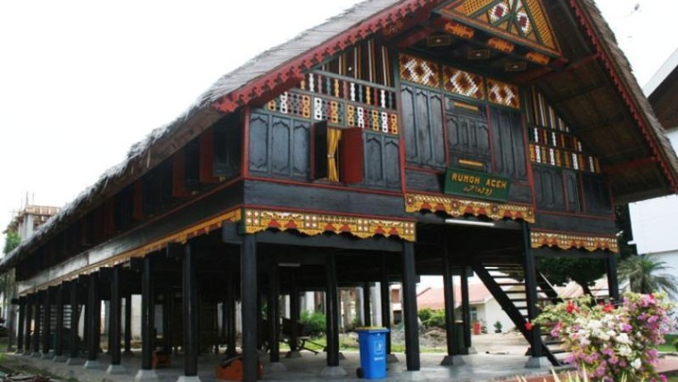 fungsi rumah adat aceh, fungsi rumah krong bade, nama rumah adat aceh, lukisan rumah adat aceh, rumah adat aceh darussalam, rumah adat aceh, denah rumah adat aceh, pakaian adat aceh, senjata adat aceh, ukiran rumah adat aceh, cari rumah adat aceh, keunikan rumah adat aceh, rumah adat jambi, rumah adat ambon, rumah adat bali, rumah adat bangka belitung